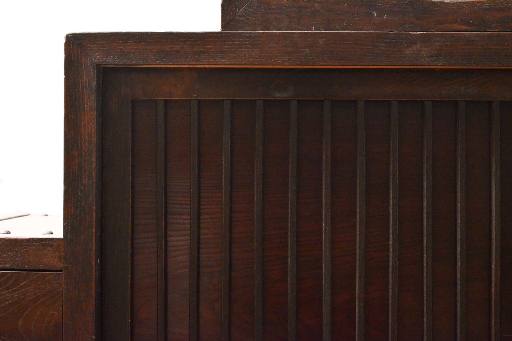 和製アンティーク　明治期　欅(ケヤキ)材　栗材　縦桟の引き戸がモダンな雰囲気を醸し出す二段重ね階段箪笥(時代箪笥、収納箪笥、和タンス)(R-059004)