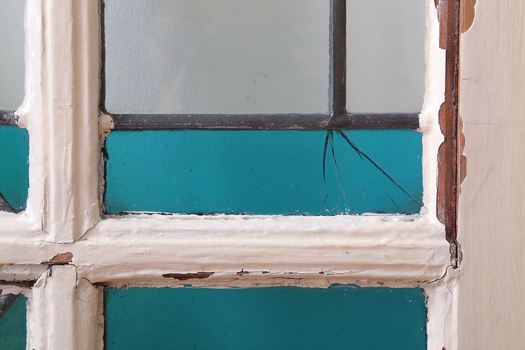 アンティーク雑貨　イギリスアンティーク　フレームがおしゃれなステンドグラスの小窓(明り取り)(1)