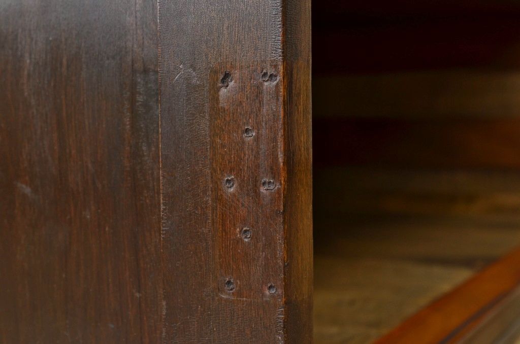 アンティーク家具　古い木のシンプルな飾り棚(ローボード)