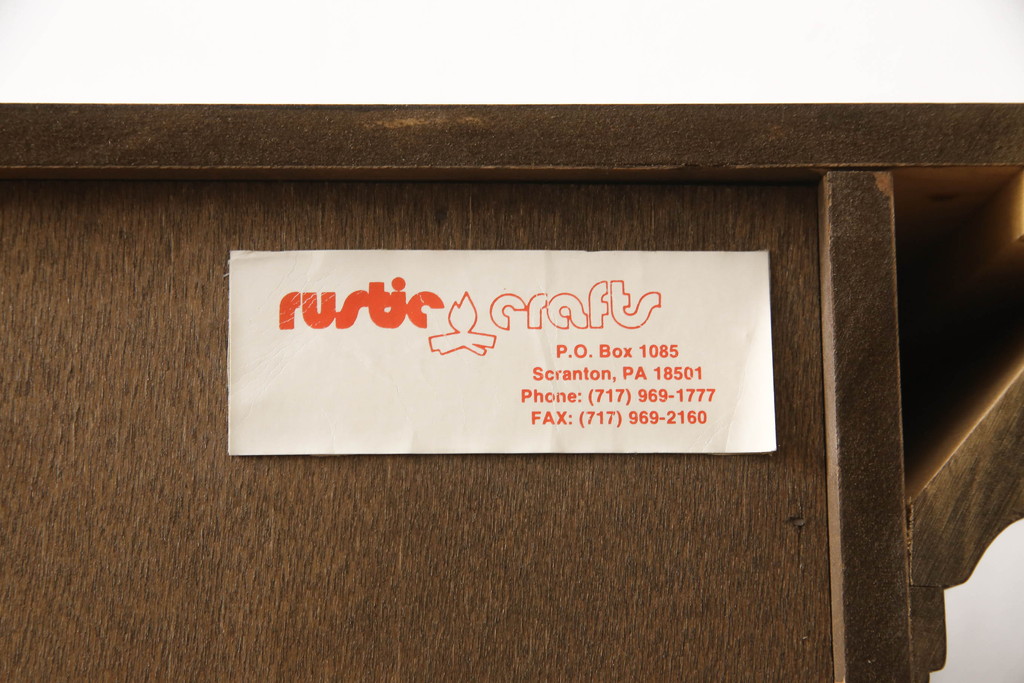 中古　美品　Rustic Craft(ラスティック・クラフト)　まるで本物のようなリアルさが目を引くイミテーション暖炉(定価約31万円)(マントルピース)(R-055964)