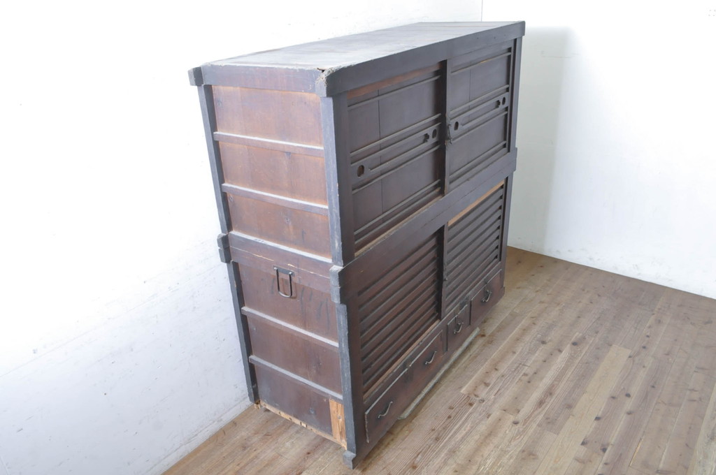 アンティーク家具　和の空間を引き立てる収納箪笥(キャビネット、水屋箪笥、夜具箪笥、布団箪笥)(R-036636)