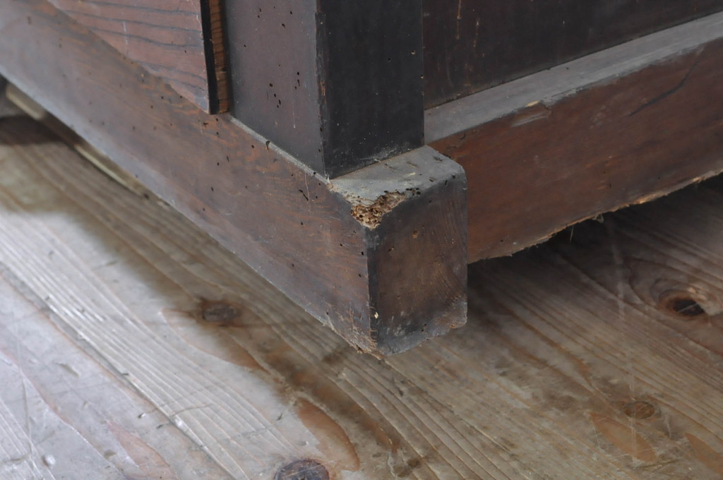 アンティーク家具　和の空間を引き立てる収納箪笥(キャビネット、水屋箪笥、夜具箪笥、布団箪笥)(R-036636)