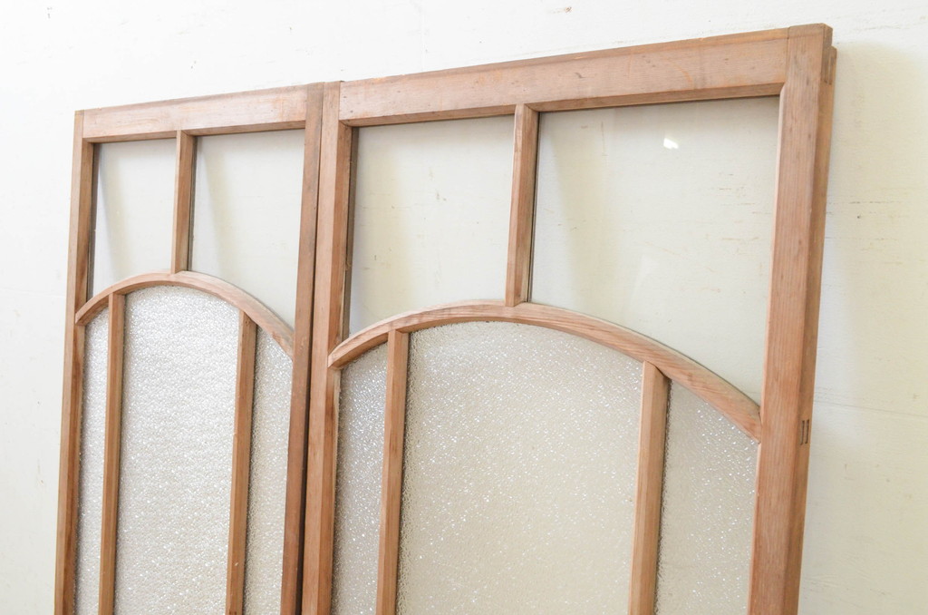 アンティーク建具　大正ロマン　ノスタルジックな雰囲気溢れる古い洋館のガラス窓2枚セット(引き戸、ガラス戸)(R-069668)