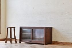 アンティーク家具　古い木のモールガラスローボード