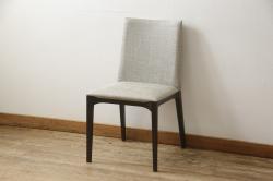中古　超美品　Cassina(カッシーナ)　シンプルかつスタイリッシュなデザインで合わせやすいラインチェア(1脚定価 約7万円)(ダイニングチェア、イス、椅子)(R-057772)