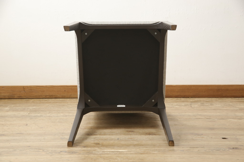 中古　超美品　Cassina(カッシーナ)　シンプルかつスタイリッシュなデザインで合わせやすいラインチェア(1脚定価 約7万円)(ダイニングチェア、イス、椅子)(R-057773)