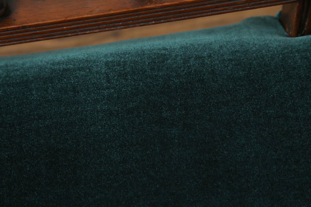 イギリスアンティーク　クラシカルで気品漂うシェーズロング(カウチソファ、セティ、2人掛けソファ、2P、二人掛け、長椅子、キャスター、英国)(R-068622)