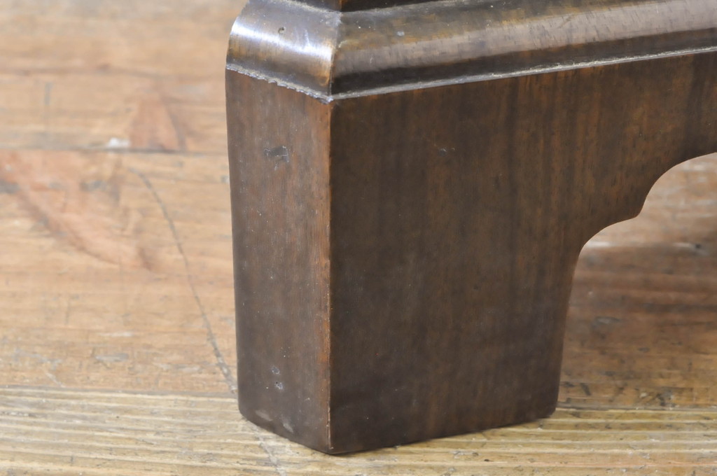 イギリスアンティーク　ウォールナット　小振りなサイズ感が取り入れやすい二段重ねコーナーキャビネット(飾り棚、ラック、収納棚)(R-064158)