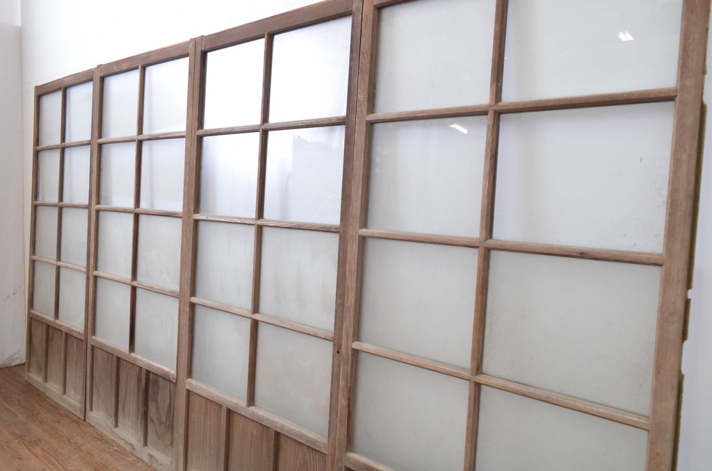 【全品送料無料】 アンティーク建具 どこか懐かしさを感じるガラス戸4枚セット 建具