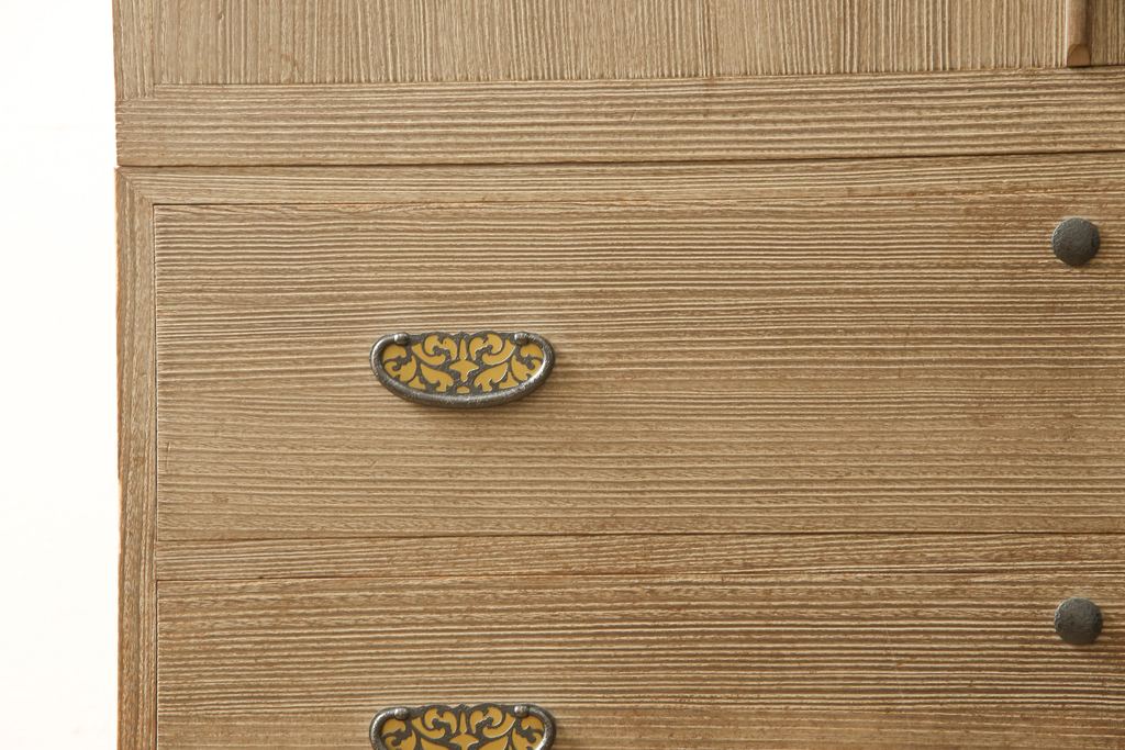 中古　国産　職人手造り　金具の黄色がアクセントになってかわいらしい総桐箪笥(並厚、和タンス、桐たんす、収納箪笥、着物箪笥)(R-059501)