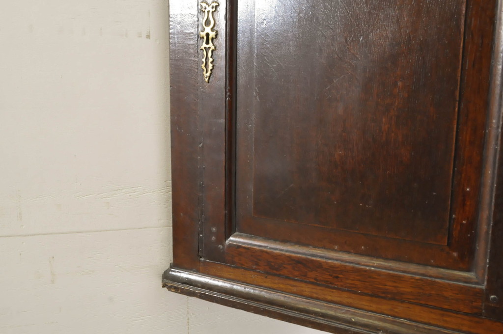 イギリスアンティーク　オーク材　スペースを有効活用できる壁掛けコーナーキャビネット(吊り戸棚、収納棚、ウォールキャビネット)(R-064166)