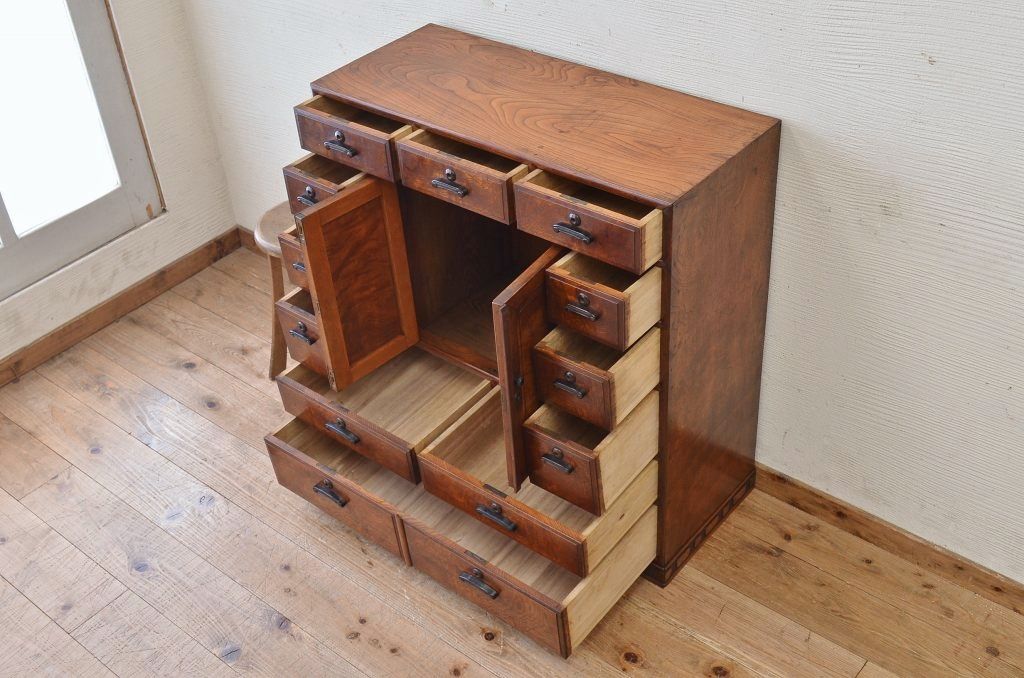 アンティーク家具　総欅!特別注文作り意匠の素晴らしい最高級茶箪笥