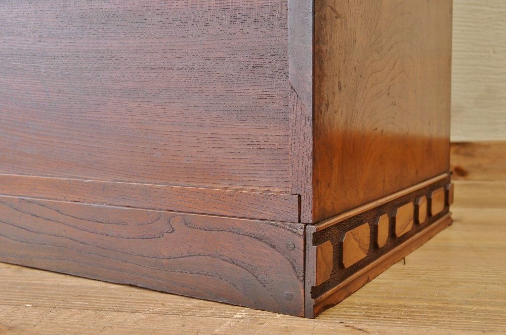 アンティーク家具　総欅!特別注文作り意匠の素晴らしい最高級茶箪笥