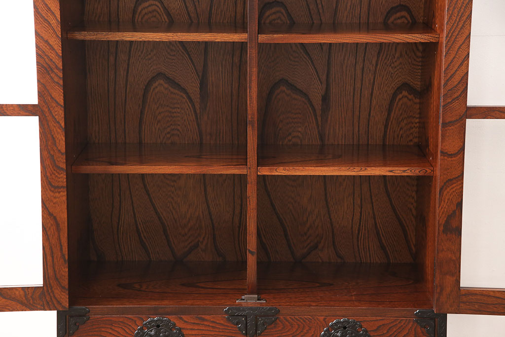 中古　美品　岩谷堂箪笥　ケヤキ材　漆塗りと迫力ある木目が美しい書棚(本棚、本箱、ブックケース、戸棚、収納棚、キャビネット)(R-053544)