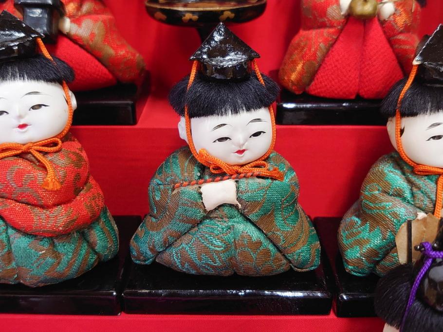 ビンテージ　木目込み人形　十五人揃　細部まで職人のこだわりを感じる可愛らしい五段雛飾り(ヴィンテージ、三越、雛人形、ひな人形、雛壇、段飾、置物、ケース付、外箱付き)(R-078507)