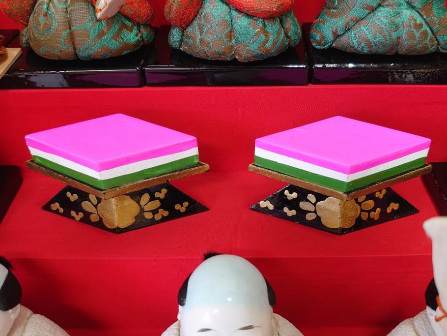 ビンテージ　木目込み人形　十五人揃　細部まで職人のこだわりを感じる可愛らしい五段雛飾り(ヴィンテージ、三越、雛人形、ひな人形、雛壇、段飾、置物、ケース付、外箱付き)(R-078507)