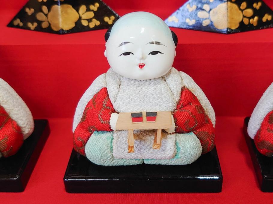 ビンテージ　木目込み人形　十五人揃　細部まで職人のこだわりを感じる可愛らしい五段雛飾り(ヴィンテージ、三越、雛人形、ひな人形、雛壇、段飾、置物、ケース付、外箱付き)(R-078507)