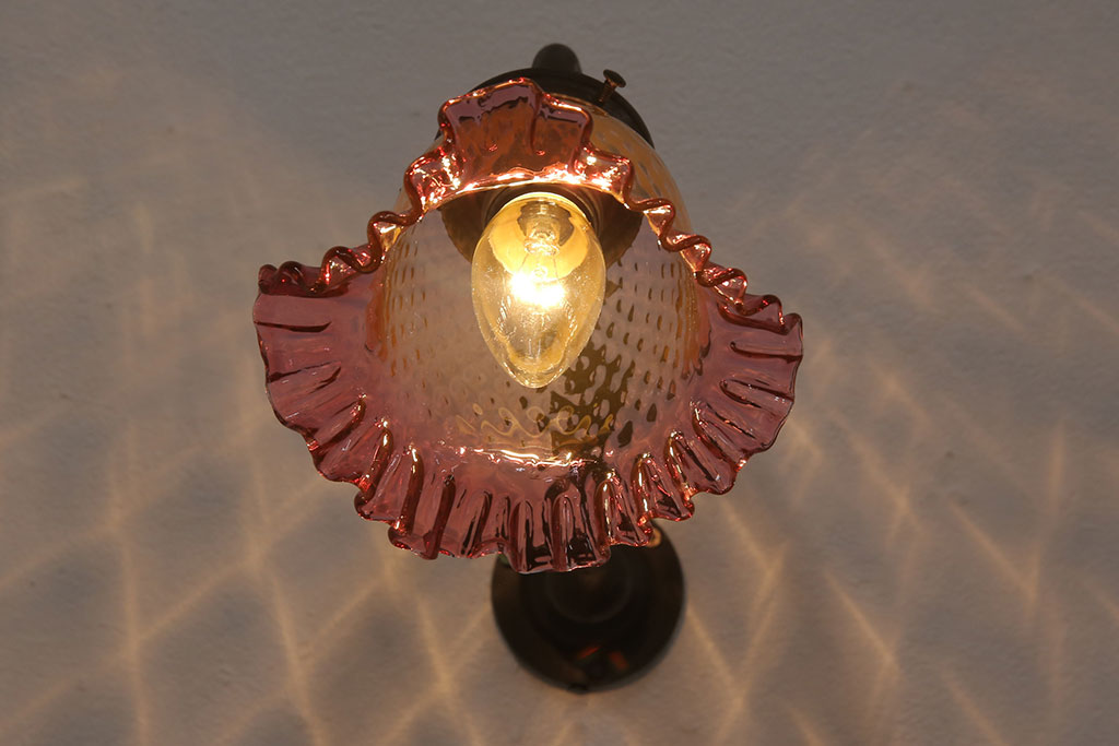 フランスビンテージ　ピンクのガラスシェードと煌めく明かりが魅力のウォールランプ(壁掛け照明、壁付け照明、シェード、ヴィンテージ)(R-054276)