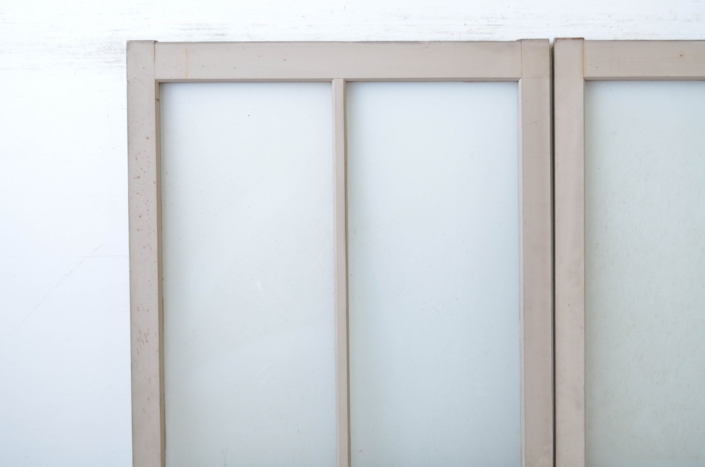 アンティーク建具　ペイント仕上げ限定　フレンチなインテリアにもぴったりなガラス戸2枚セット(引き戸)(R-064264)