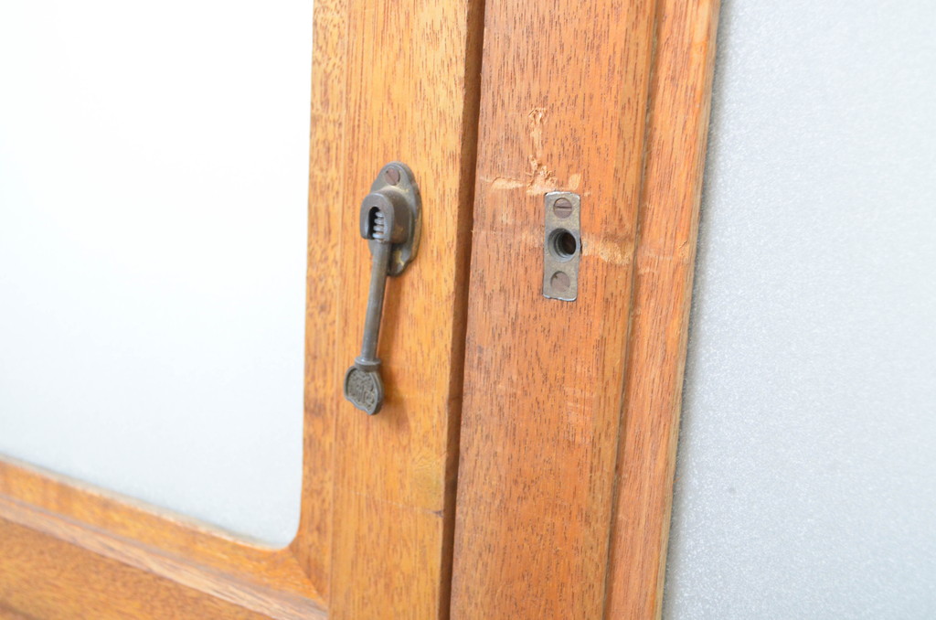アンティーク建具 シンプルなデザインで取り入れやすいガラス戸4