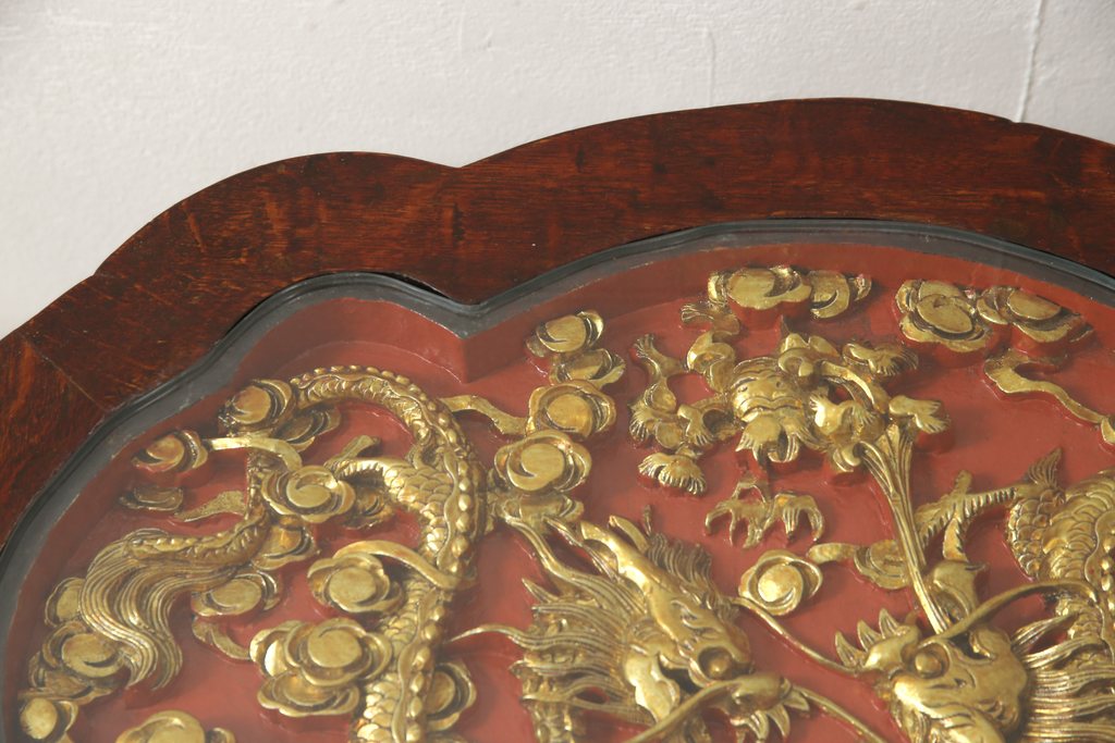 ヴィンテージ家具　超激レア!!　中国美術　王座デザイン　皇帝　まるで美術品のよう、黄金に輝く龍の彫刻が魅力的なサイドテーブル(コーヒーテーブル、ナイトテーブル、花台、電話台、ビンテージ)(R-059284)