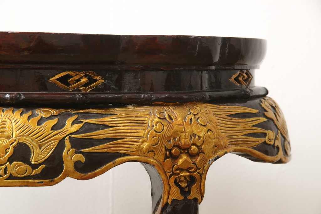 ヴィンテージ家具　超激レア!!　中国美術　王座デザイン　皇帝　まるで美術品のよう、黄金に輝く龍の彫刻が魅力的なサイドテーブル(コーヒーテーブル、ナイトテーブル、花台、電話台、ビンテージ)(R-059284)