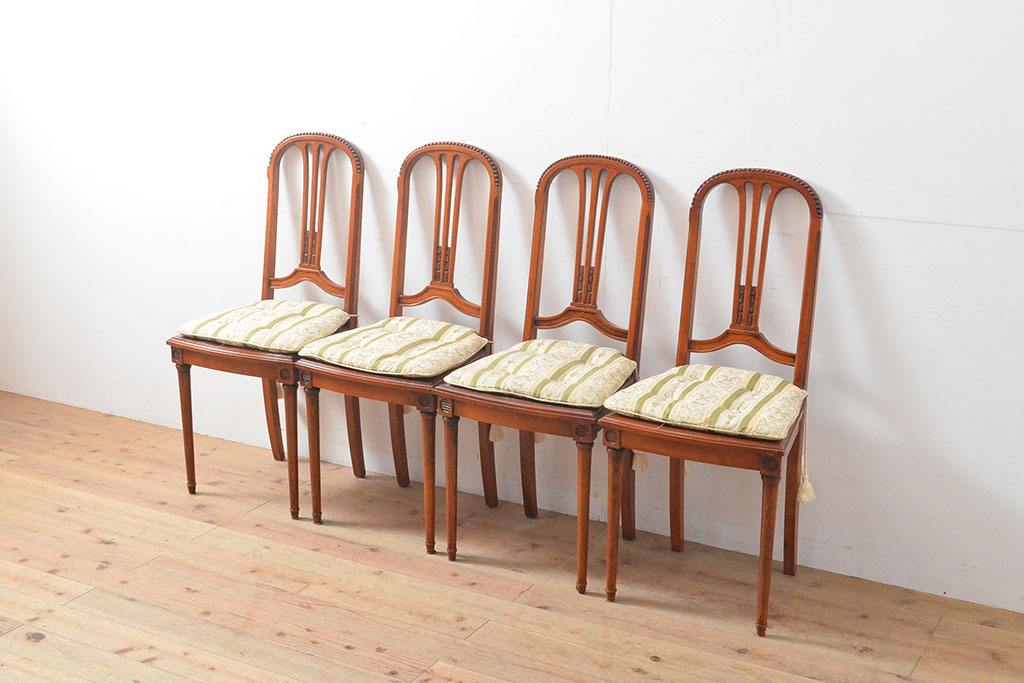 中古　美品　サァラ麻布　笠木の彫りやラタン編みの座面など凝ったデザインが魅力的なダイニングチェア4脚セット(椅子)(4脚定価 約80万円)(R-054311)