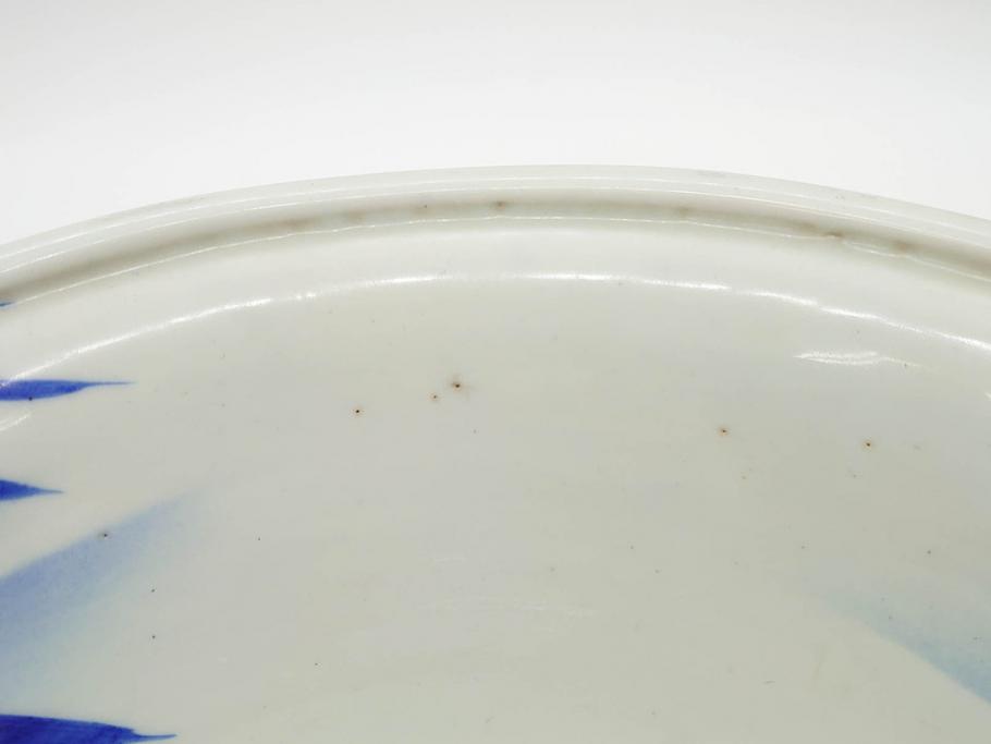 明治〜大正期　涼やかな鯉のデザインが目を引く手水鉢(深鉢、水瓶、水甕、染付、魚、笹、菊唐草、和食器)(R-078639)