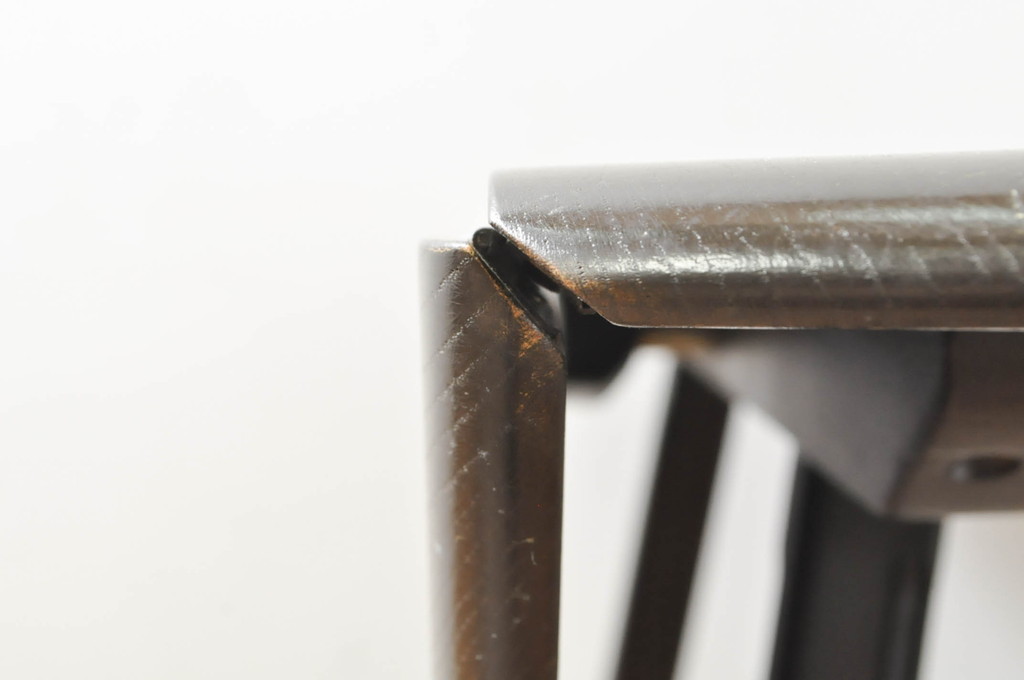 イギリスビンテージ　ERCOL(アーコール)　ニレ材　シンプルなデザインと機能性の良さが魅力的なバタフライダイニングテーブル(バタフライテーブル、ドロップリーフテーブル、エクステンションテーブル、ラウンドテーブル、丸テーブル、2人掛け、4人掛け、ヴィンテージ、英国、北欧)(R-076529)
