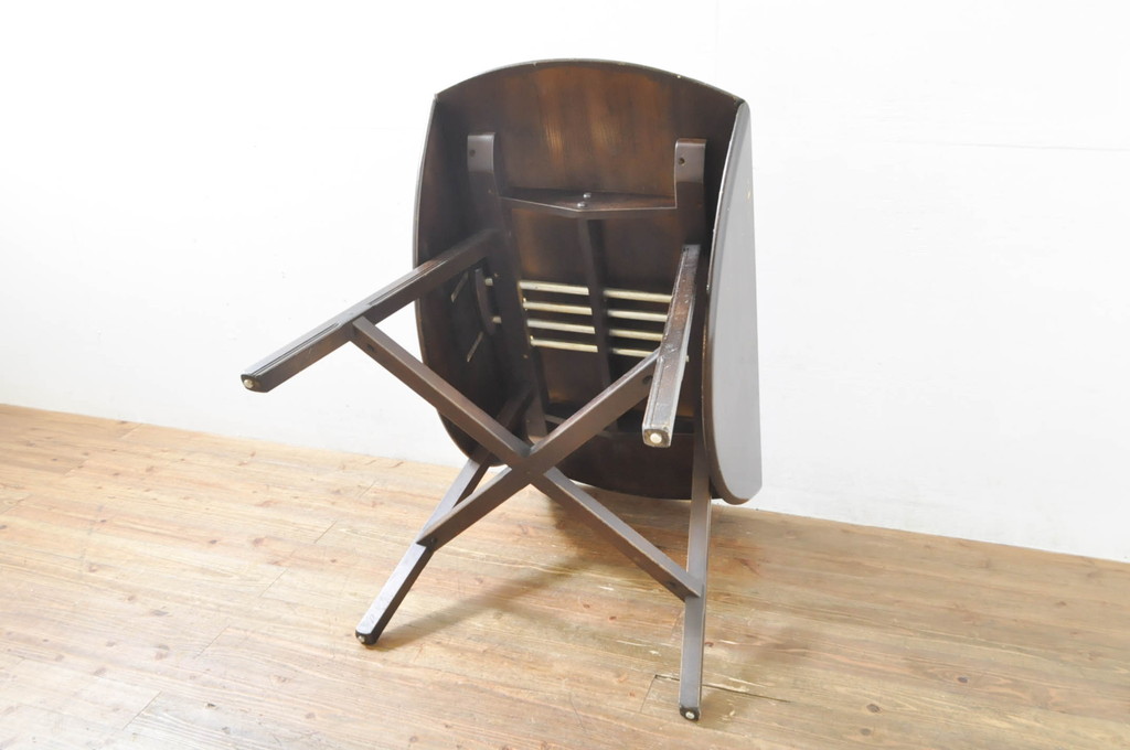 イギリスビンテージ　ERCOL(アーコール)　ニレ材　シンプルなデザインと機能性の良さが魅力的なバタフライダイニングテーブル(バタフライテーブル、ドロップリーフテーブル、エクステンションテーブル、ラウンドテーブル、丸テーブル、2人掛け、4人掛け、ヴィンテージ、英国、北欧)(R-076529)