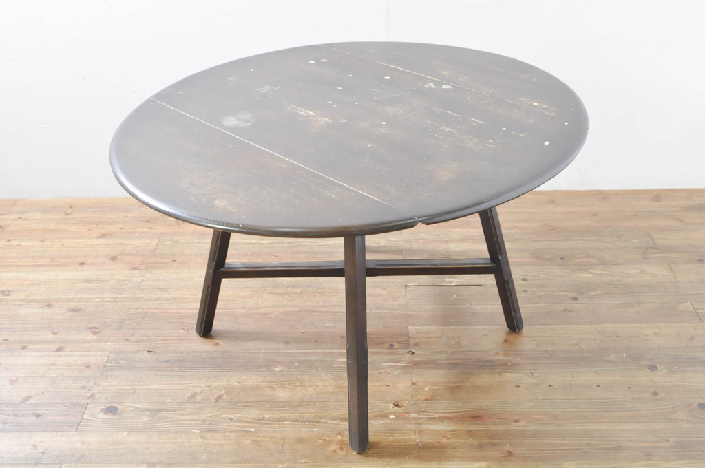 イギリスビンテージ　ERCOL(アーコール)　ニレ材　シンプルなデザインと機能性の良さが魅力的なバタフライダイニングテーブル(バタフライテーブル、ドロップリーフテーブル、エクステンションテーブル、ラウンドテーブル、丸テーブル、2人掛け、4人掛け、ヴィンテージ、英国、北欧)(R-076529)