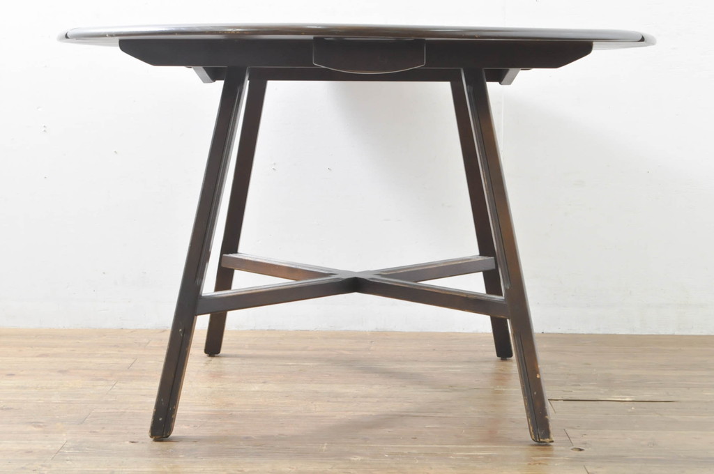 イギリスビンテージ　ERCOL(アーコール)　ニレ材　シンプルなデザインと機能性の良さが魅力的なバタフライダイニングテーブル(バタフライテーブル、ドロップリーフテーブル、エクステンションテーブル、ラウンドテーブル、丸テーブル、2人掛け、4人掛け、ヴィンテージ、英国、北欧)(R-076529)
