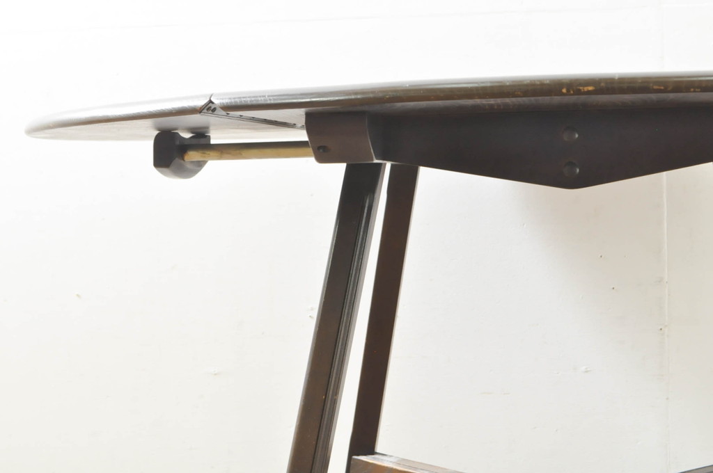 イギリスビンテージ　ERCOL(アーコール)　ニレ材　シンプルなデザインと機能性の良さが魅力的なバタフライダイニングテーブル(バタフライテーブル、ドロップリーフテーブル、エクステンションテーブル、ラウンドテーブル、丸テーブル、2人掛け、4人掛け、ヴィンテージ、英国、北欧)(R-076529)