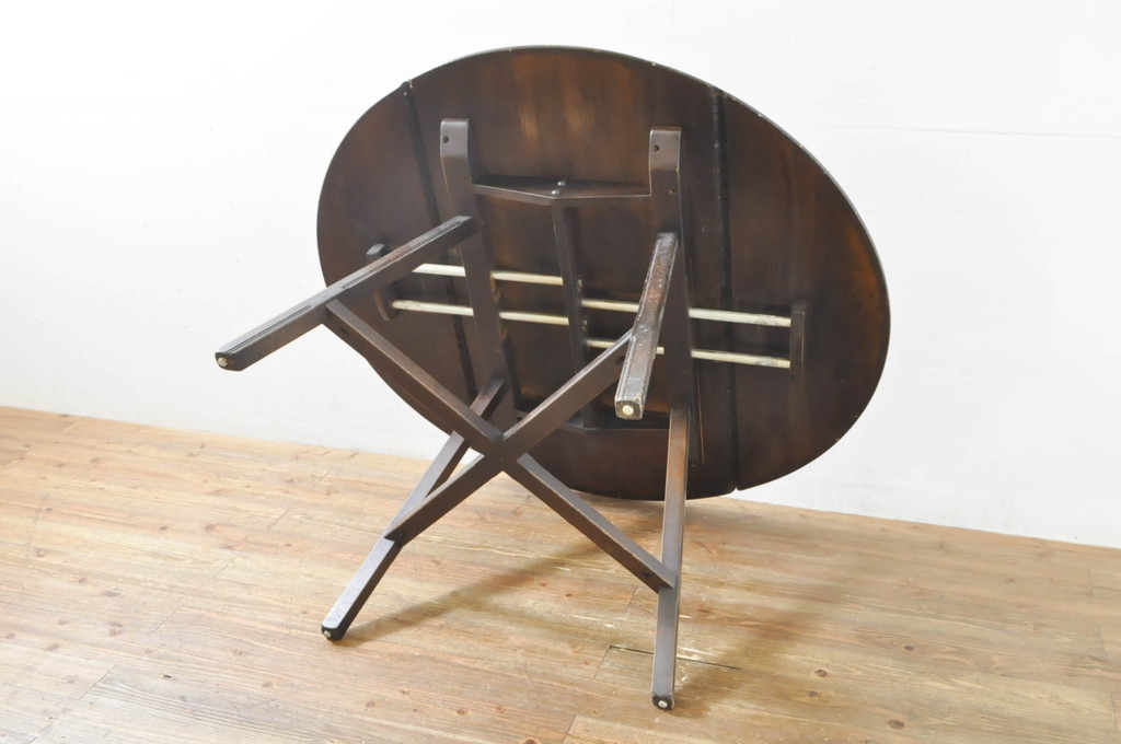 イギリスビンテージ　ERCOL(アーコール)　ニレ材　シンプルなデザインと機能性の良さが魅力的なバタフライダイニングテーブル(バタフライテーブル、ドロップリーフテーブル、エクステンションテーブル、ラウンドテーブル、丸テーブル、2人掛け、4人掛け、ヴィンテージ、英国、北欧)(R-076529)