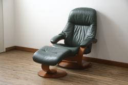 中古　牛本革　ノルウェー　Hjellegjerde(イエリアーダ社)　ノーザンコンフォート　優雅なくつろぎの時間におすすめのリクライニングチェア&オットマン(椅子、アームチェア、フットスツール、北欧、1人掛けソファ)(検索ワード:エコーネス、EKORNES、ストレスレスチェア)(定価約31万円)(R-065805)