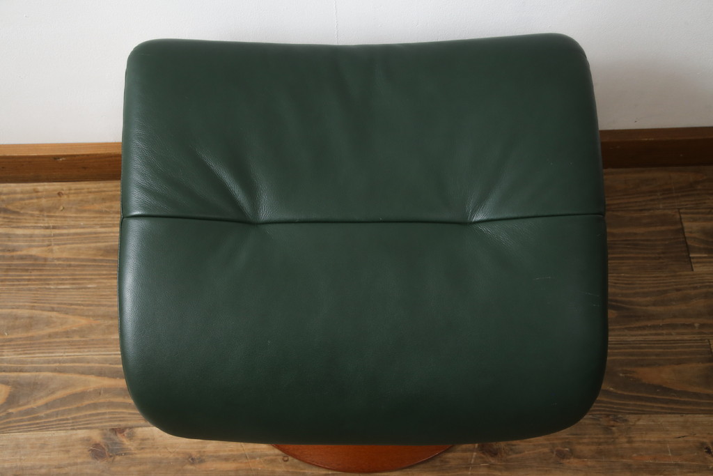 中古　牛本革　ノルウェー　Hjellegjerde(イエリアーダ社)　ノーザンコンフォート　優雅なくつろぎの時間におすすめのリクライニングチェア&オットマン(椅子、アームチェア、フットスツール、北欧、1人掛けソファ)(検索ワード:エコーネス、EKORNES、ストレスレスチェア)(定価約31万円)(R-065805)