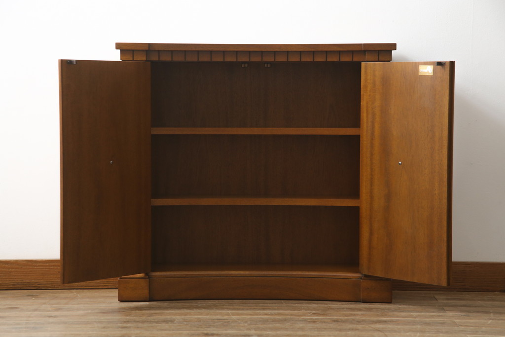 中古　DREXEL HERITAGE(ドレクセルヘリテイジ)　Triune(トライユン)　クラシカルな佇まいが魅力のコンソールテーブル(ホールチェスト、サイドボード、収納棚、戸棚、キャビネット)(定価約34万円)(R-074289)