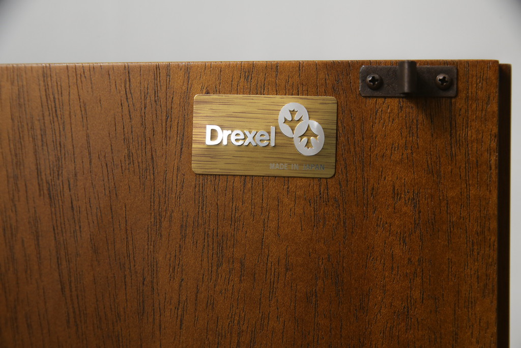 中古　DREXEL HERITAGE(ドレクセルヘリテイジ)　Triune(トライユン)　クラシカルな佇まいが魅力のコンソールテーブル(ホールチェスト、サイドボード、収納棚、戸棚、キャビネット)(定価約34万円)(R-074289)