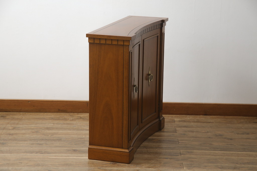 中古　DREXEL HERITAGE(ドレクセルヘリテイジ)　Triune(トライユン)　クラシカルな佇まいが魅力のコンソールテーブル(ホールチェスト、サイドボード、収納棚、戸棚、キャビネット)(定価約34万円)(R-074289)