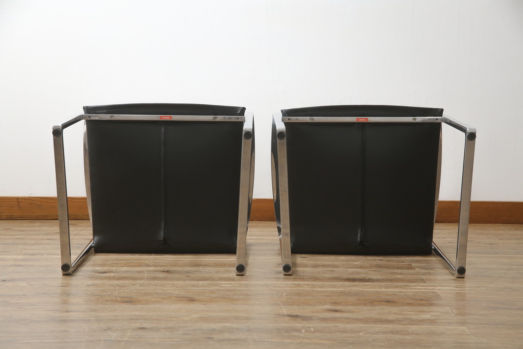 中古　美品!!　Cassina(カッシーナ)　184EVE(イヴ)　洗練されたモダンデザインが目を引くアームチェア2脚セット(ダイニングチェア、椅子、イス)(定価2脚で約60万円)(R-068579)