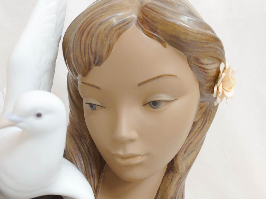 スペイン　リヤドロ　LLADRO　平和の思想　THOUGHTS OF PEACE　約37cm　細部まで丁寧につくられた優美で華麗なフィギュリン(陶器人形、置物、オブジェ、女の子、鳩、箱付き)(R-072476)