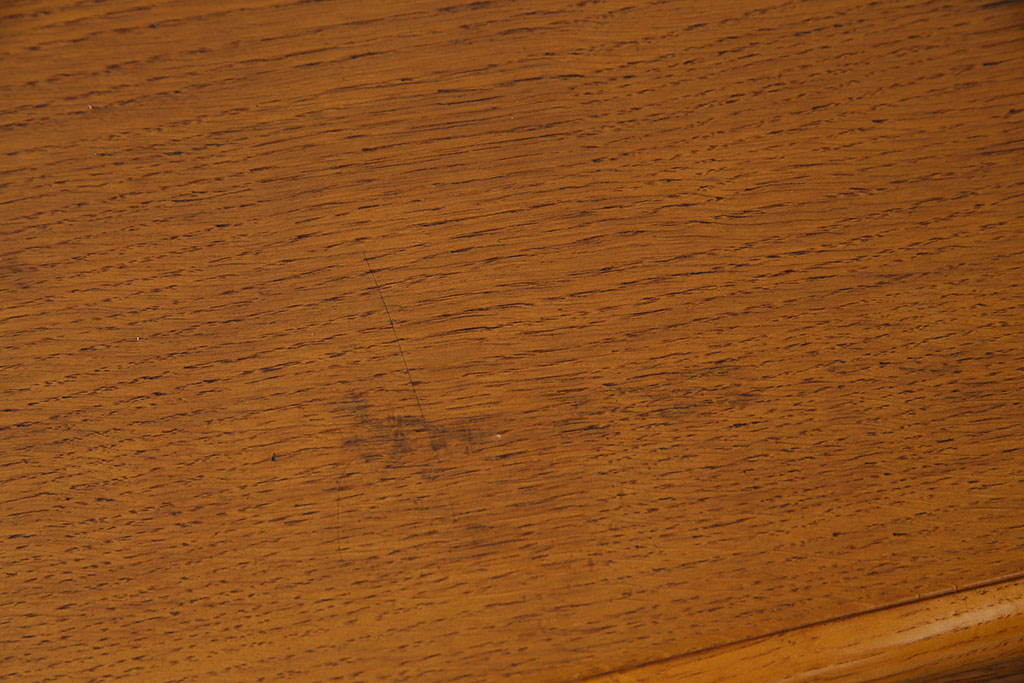アンティーク家具　イギリスアンティーク　繊細なデザインが目をひくコンソールテーブル(サイドテーブル)