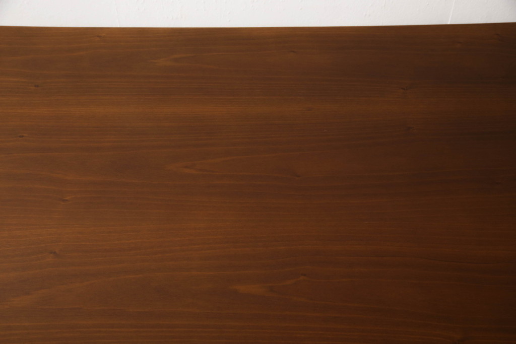 中古　美品　バロッサバレンティ(VARO,S.A. VALENTI)　しっかりとした脚のつくりが魅力的なダイニングテーブル(4人掛け、6人掛け)(定価約105万円)(R-057819)
