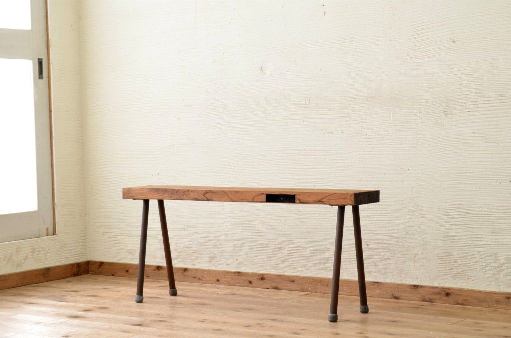 アンティーク家具　古い欅材の一枚板の鉄脚アンティークベンチ1　(長椅子)