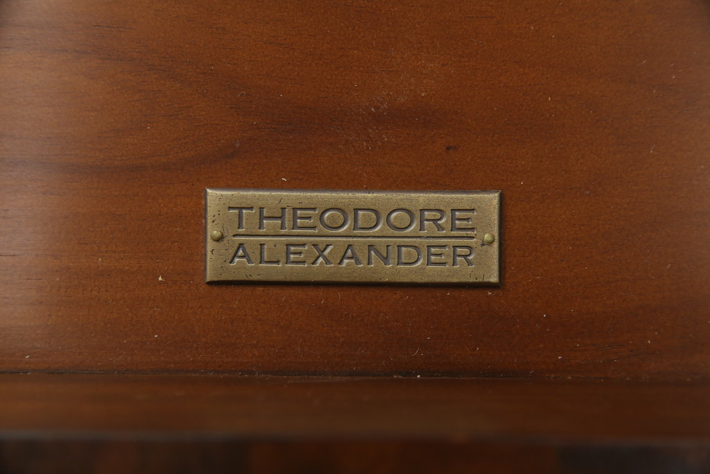 中古　美品　イギリス高級家具　THEODORE ALEXANDER(セオドア・アレキサンダー)　クラシカルで上品な佇まいが魅力的な引き出し付きサイドテーブル(コンソールテーブル、エンドテーブル、ナイトテーブル、英国)(定価約30万円)(R-078583)