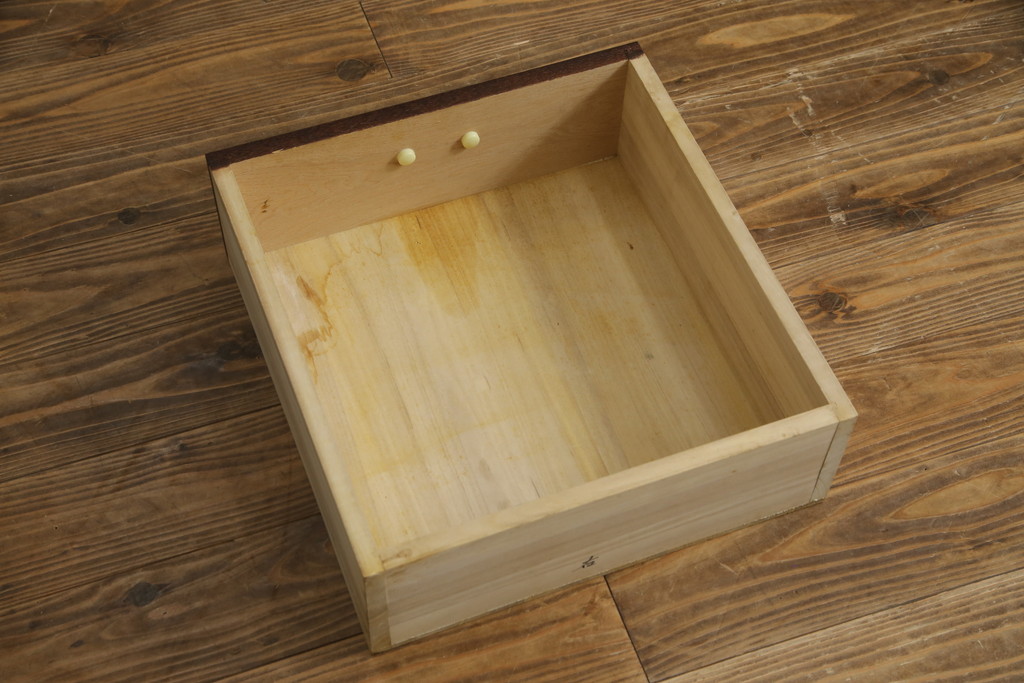中古　美品!!　タモ材　上質な和の空間づくりにおすすめの水屋箪笥サイドボード(サイドキャビネット、収納棚、戸棚、食器棚、茶箪笥)(R-078574)