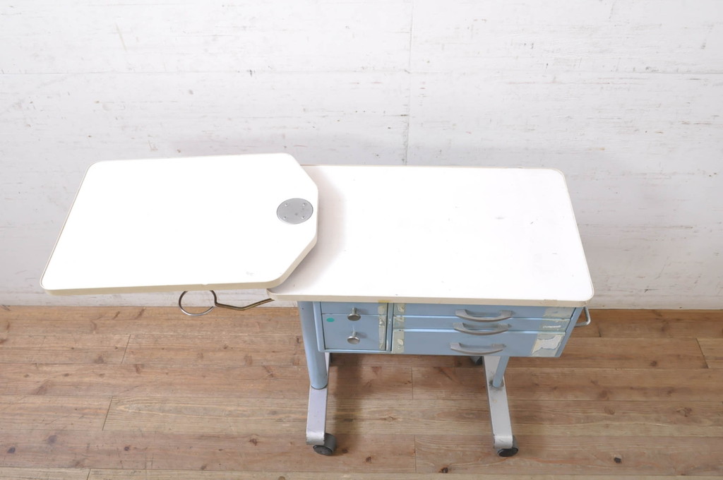 和製アンティーク　レトロなデザインがおしゃれなキャスター付きデンタルワゴンテーブル(サイドテーブル、小物収納、引き出し)(R-068744)