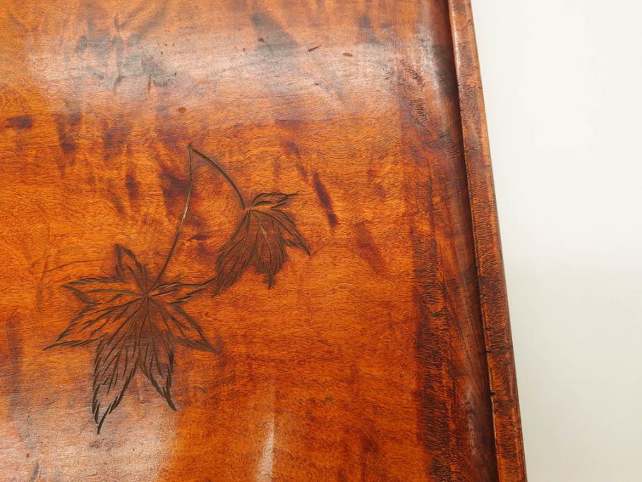 ビンテージ　大正〜昭和初期　彫刻　栃の木(トチノキ)　紅葉のワンポイントが魅力的な角盆(もみじ、ヴィンテージ、トレイ、トレー、お盆)(R-078644)　