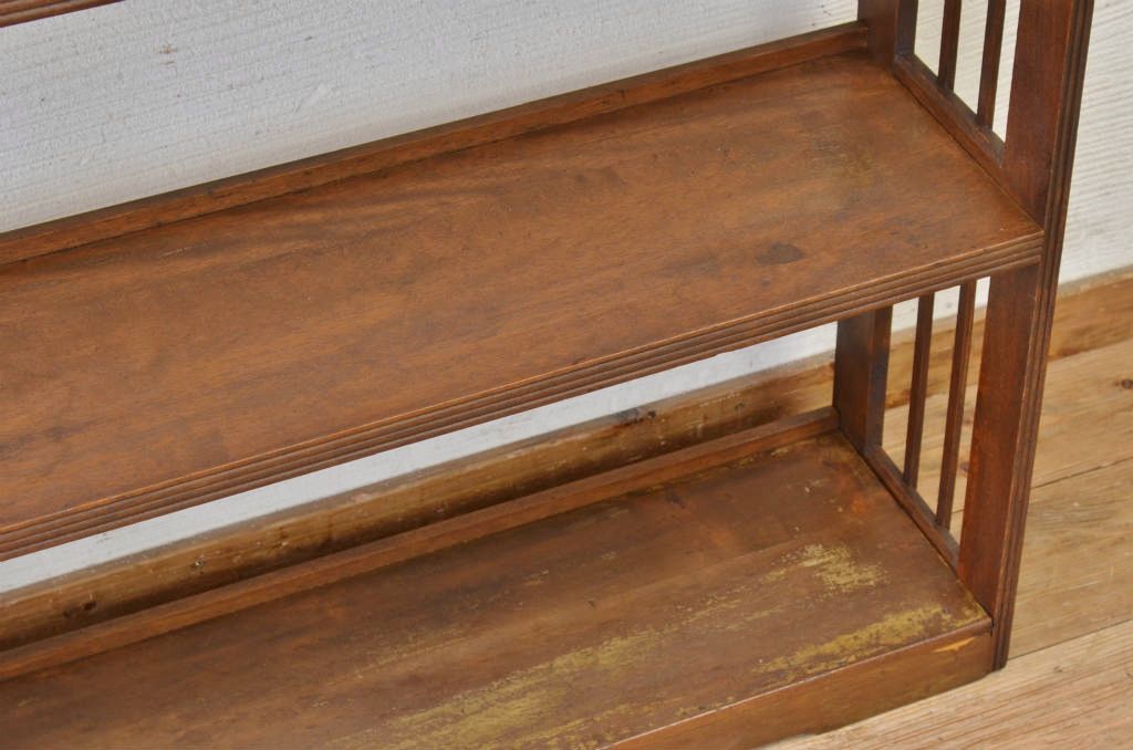 アンティーク家具　★古い木のアンティーク本棚(飾り棚)