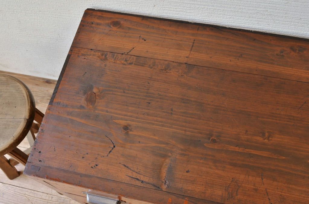 アンティーク家具　シンプルなアンティーク8杯引き出し(アンティーク)